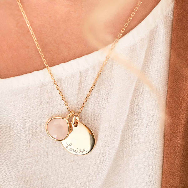 Joyas grabadas: ¿Qué materiales y piedras elegir para un regalo personalizado?