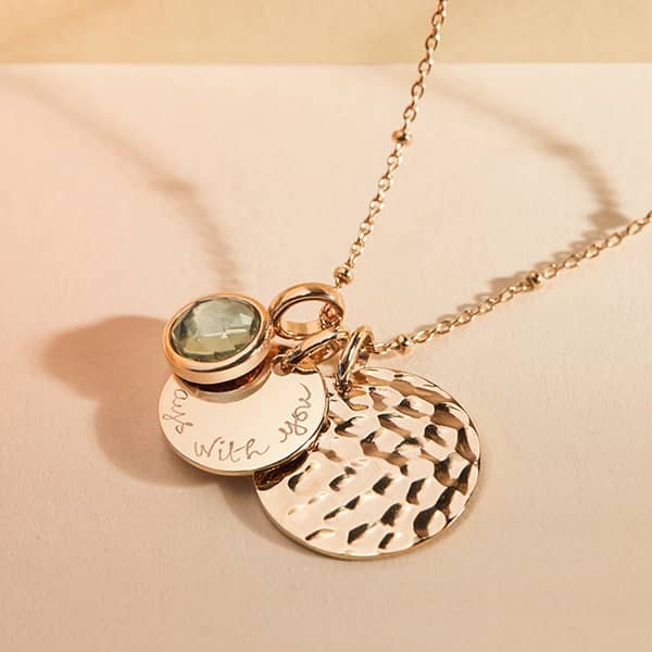 Collier Pierre de Naissance : 5 idées cadeaux pour femme