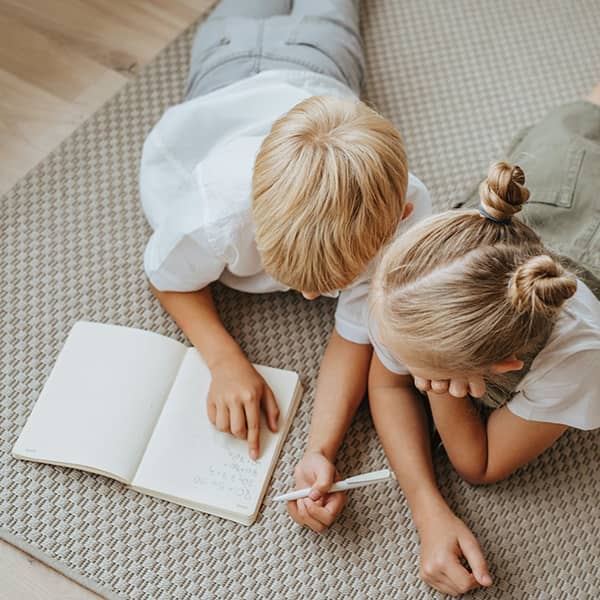 Erster Tag in der Schule: 5 Tipps, die es Eltern und Kindern leichter machen 