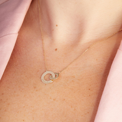 Collar personalizado entrelazado en oro de 9 kilates merci maman