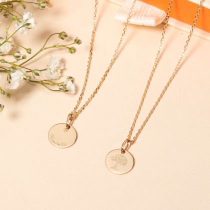 Personalisierte 375er Gold Halskette mit Illustration zur Taufe oder Kommunion merci maman