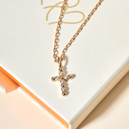 Collana con croce di perline placcato in oro merci maman