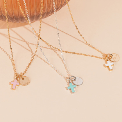 Collar personalizado con cruz de esmalte baño oro merci maman