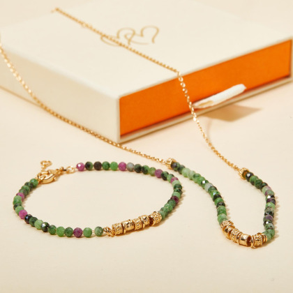 Pulsera de gemas verdes baño de oro merci maman