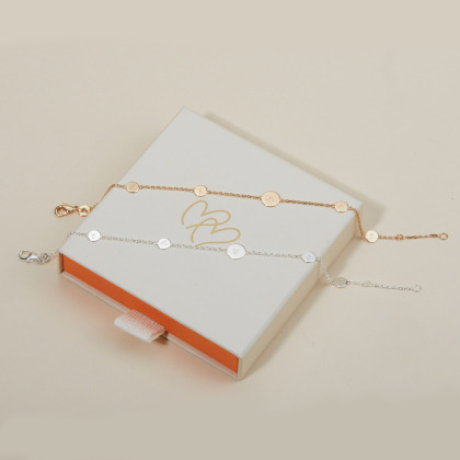 Bracciale con medaglie personalizzato con iniziali placcato oro merci maman