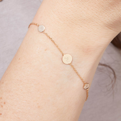 Bracciale con medaglie personalizzato con iniziali placcato oro merci maman