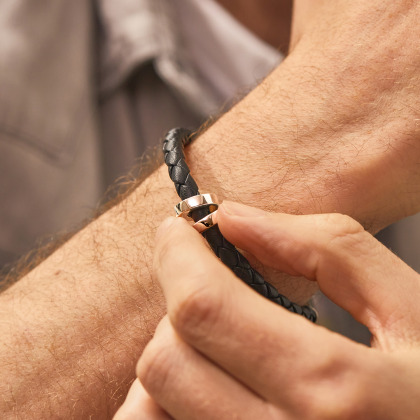 Personalisiertes Unity Lederarmband für Männer sterlingsilber merci maman