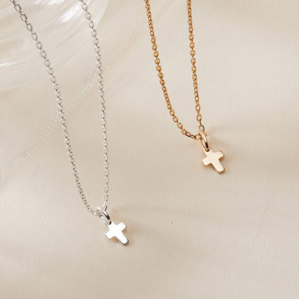 Collana con mini croce placcato in oro merci maman