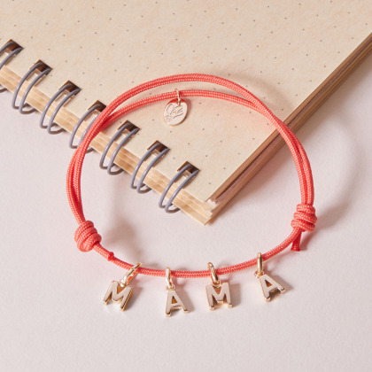 Bracciale con Mini Charm Alfabeto placcato in oro merci maman