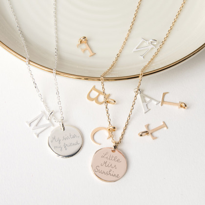 Le Collier Alphabet personnalisé plaqué or merci maman