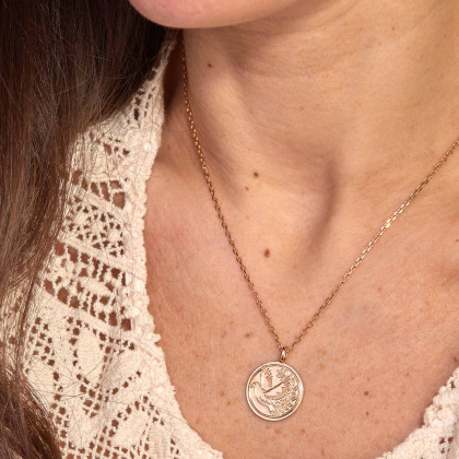 Collana personalizzata con medaglia di colomba placcato in oro merci maman