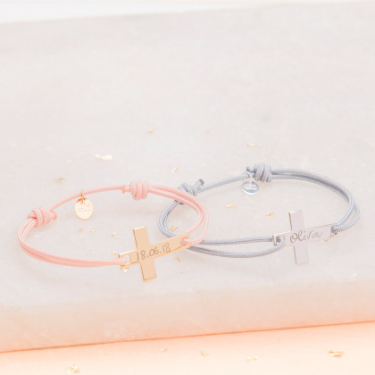 Personalisiertes Armband mit flachem Kreuz vergoldet merci maman