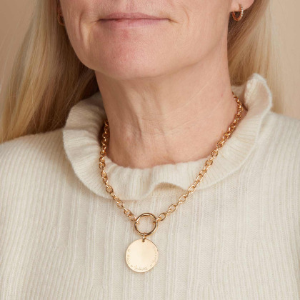 Personalisierte runde Lucky Charm Halskette mit großem Plättchen vergoldet merci maman