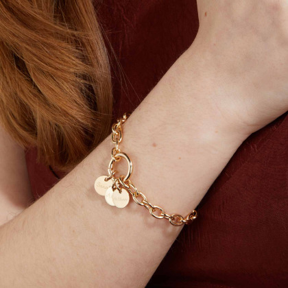Personalisiertes rundes Lucky Charm Namensarmband vergoldet merci maman