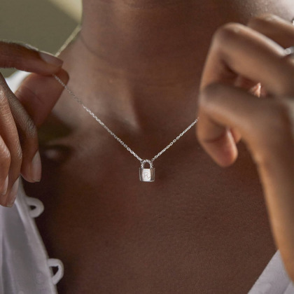 Personalisierte Halskette mit Schlossanhänger sterlingsilber merci maman