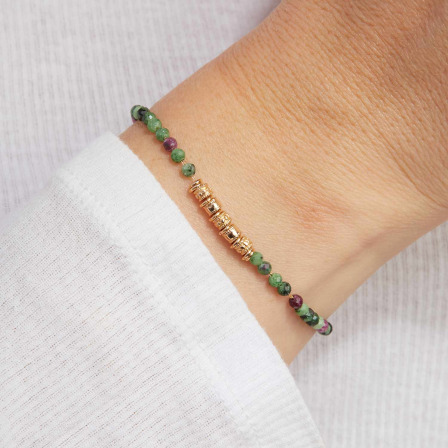 Pulsera de gemas verdes baño de oro merci maman