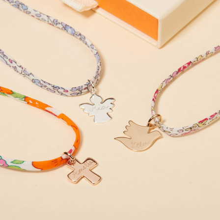 Collar personalizado Liberty para bautizo o comunión baño oro merci maman