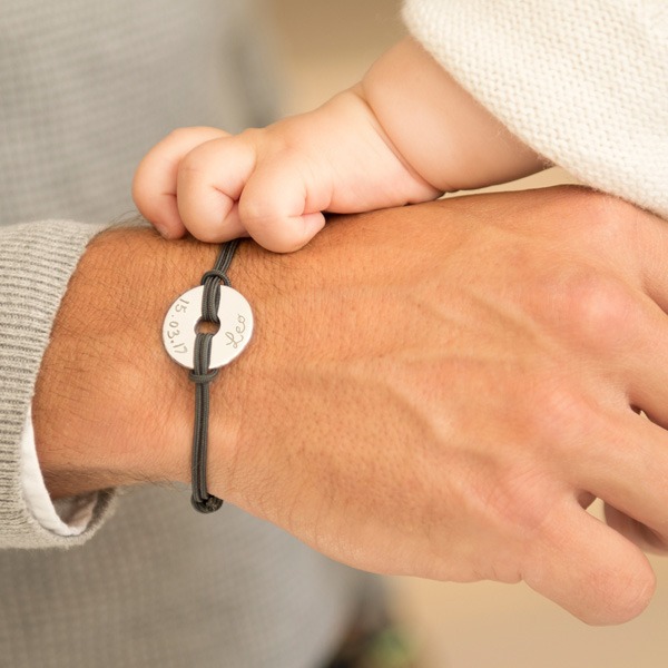 Personalisiertes Armband mit offener Scheibe für Männer